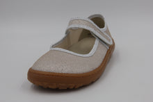 Laden Sie das Bild in den Galerie-Viewer, Froddo G1700437-1 Canvas Balletty Barefoot in Farbe gold shine