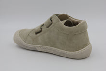 Laden Sie das Bild in den Galerie-Viewer, Naturino Sabby Barefoot Klett in Farbe stone leaf