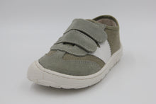 Laden Sie das Bild in den Galerie-Viewer, VICTORIA Barefoot Sneaker Bosco mit 2 x Klett in Farbe kaki