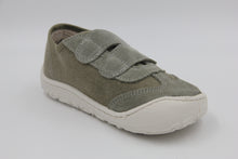 Laden Sie das Bild in den Galerie-Viewer, VICTORIA Barefoot Sneaker Bosco mit 2 x Klett in Farbe kaki