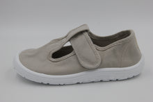 Laden Sie das Bild in den Galerie-Viewer, VICTORIA Barefoot Canvas Sandalen Bosco mit Klett in Farbe hielo