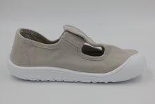Laden Sie das Bild in den Galerie-Viewer, VICTORIA Barefoot Canvas Sandalen Bosco mit Klett in Farbe hielo