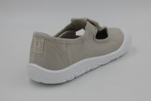 Laden Sie das Bild in den Galerie-Viewer, VICTORIA Barefoot Canvas Sandalen Bosco mit Klett in Farbe hielo