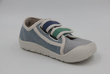 Laden Sie das Bild in den Galerie-Viewer, VICTORIA Barefoot Canvas Sneaker Bosco mit 2 x Klett in Farbe azul