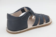 Laden Sie das Bild in den Galerie-Viewer, Bundgaard Sebastian Barefoot Sandalen in Farbe navy