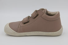 Laden Sie das Bild in den Galerie-Viewer, Naturino Amur Barefoot in Farbe taupe
