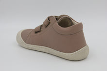 Laden Sie das Bild in den Galerie-Viewer, Naturino Amur Barefoot in Farbe taupe
