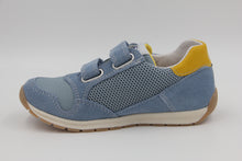 Laden Sie das Bild in den Galerie-Viewer, Naturino Sammy Sneaker in Farbe celeste yellow
