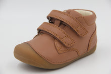 Laden Sie das Bild in den Galerie-Viewer, Bundgaard Petit Velcro Lauflernschuh in Farbe cognac
