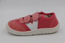 Laden Sie das Bild in den Galerie-Viewer, VICTORIA Barefoot Sneaker Bosco mit 2 x Klett in Farbe fresa
